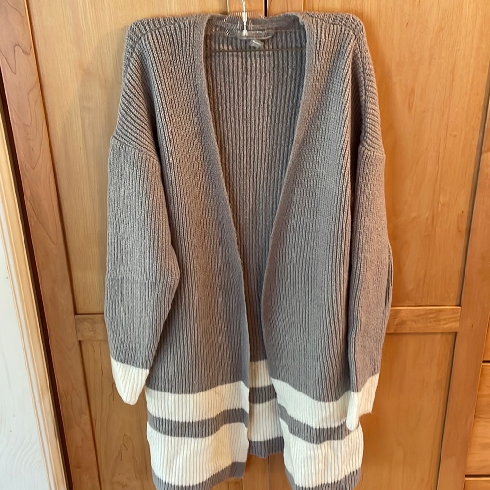BY design gray and white cardigan SZ MED